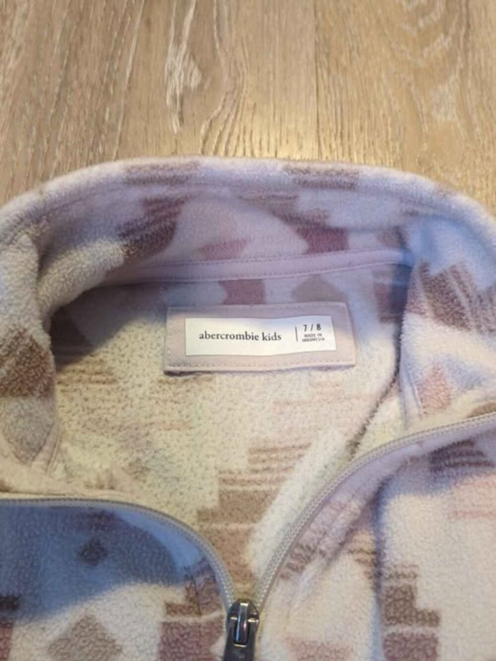 Abercrombie Kids 7/8 Geometric Pattern Fleece Quarter-Zip Pullover - Picture 2 of 3